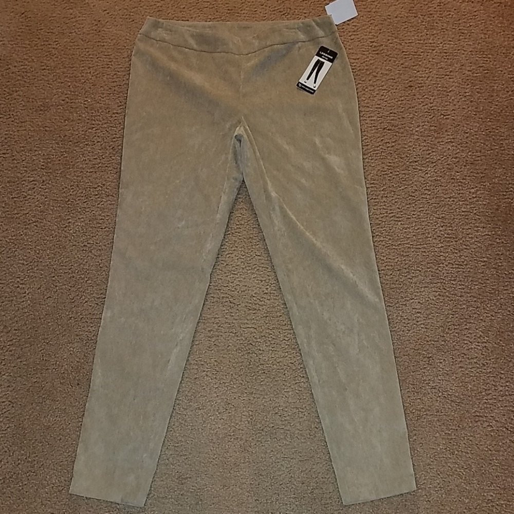 NWTS NEW DIRECTION'S LEGGINGS. SIZE 8
